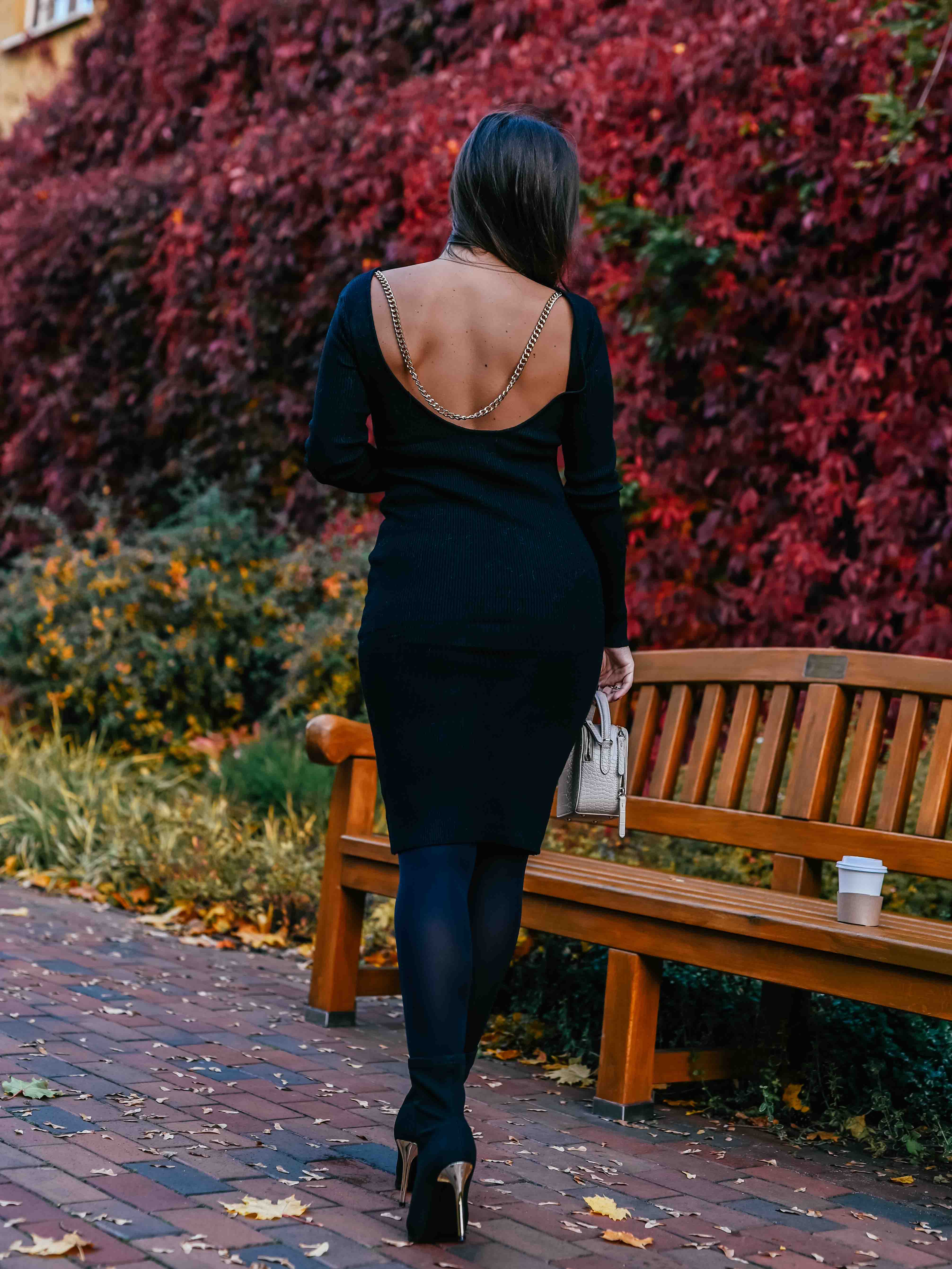 Sukienka sweterkowa midi czarna - obrazek 3