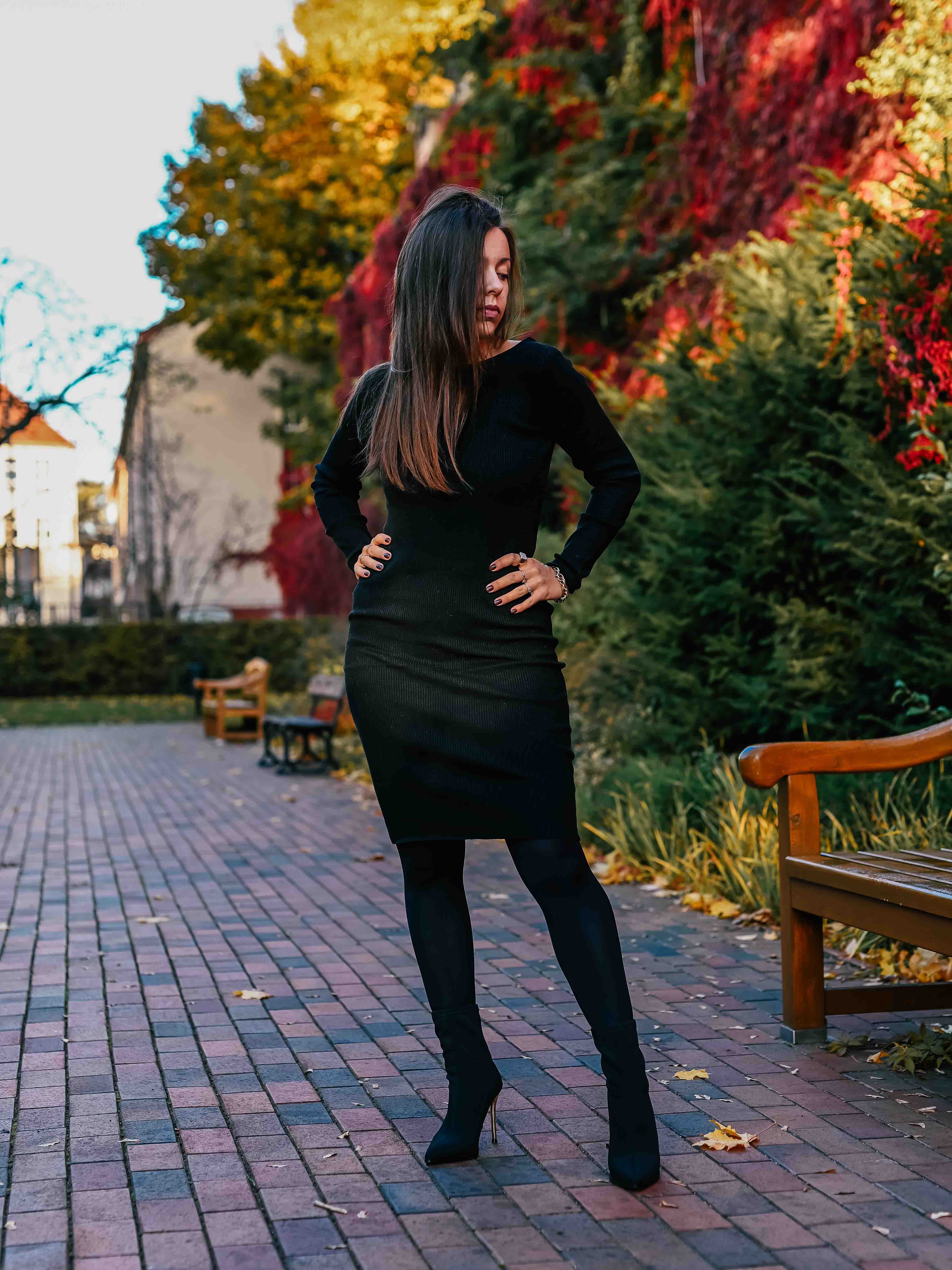 Sukienka sweterkowa midi czarna - obrazek 6