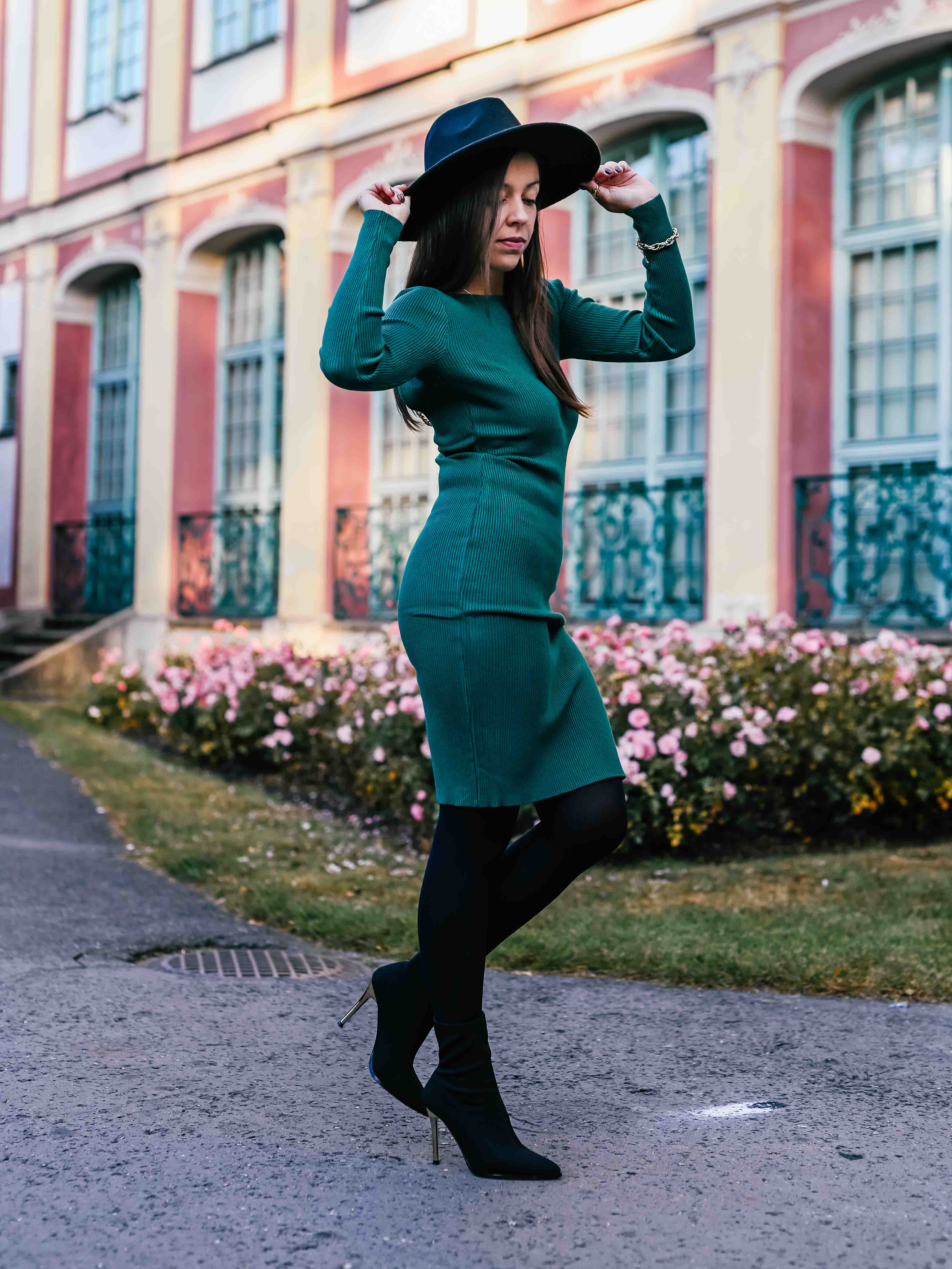 Sukienka sweterkowa midi zielona - obrazek 6