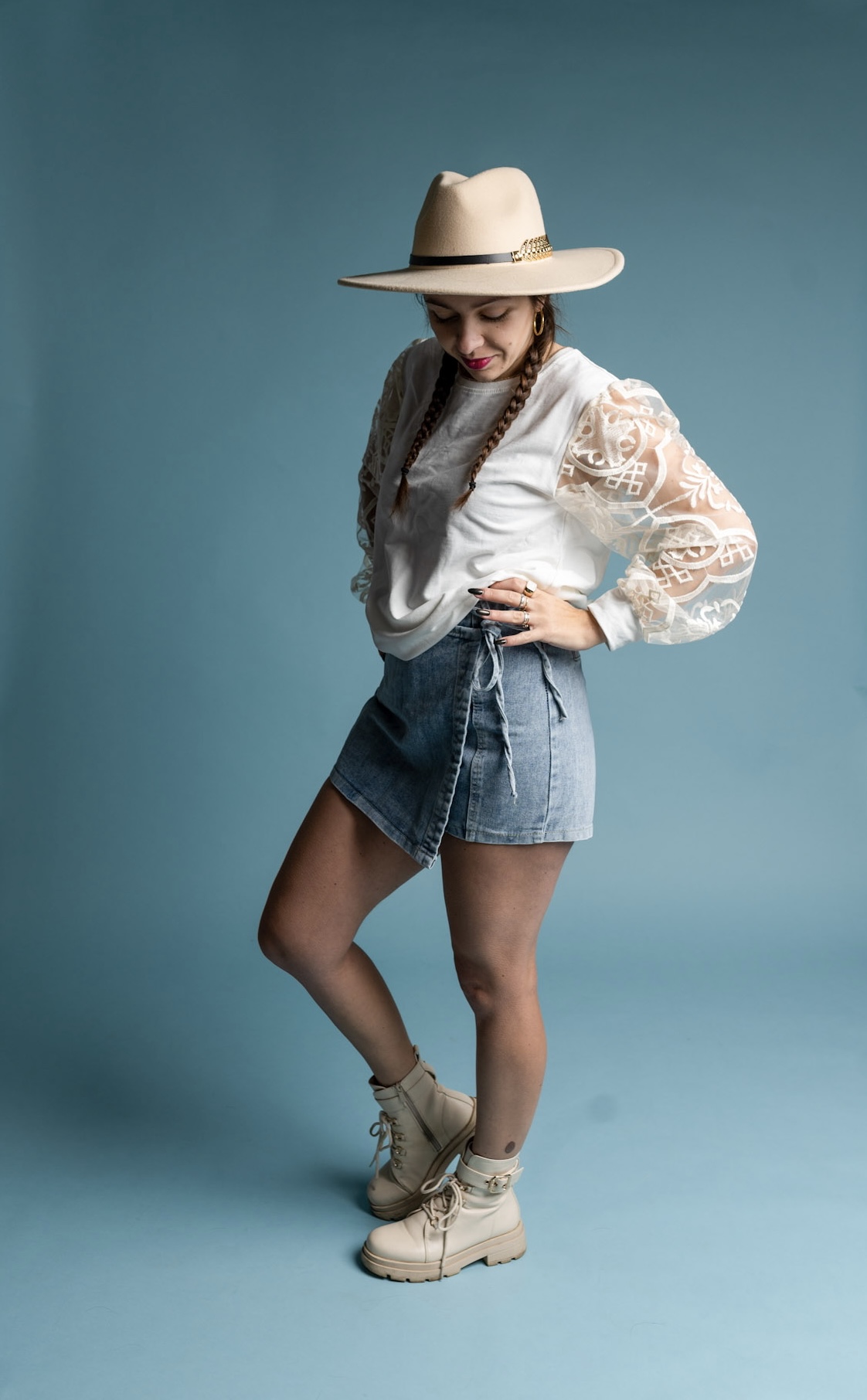 Jeansowe spodenki z zakładką - obrazek 11