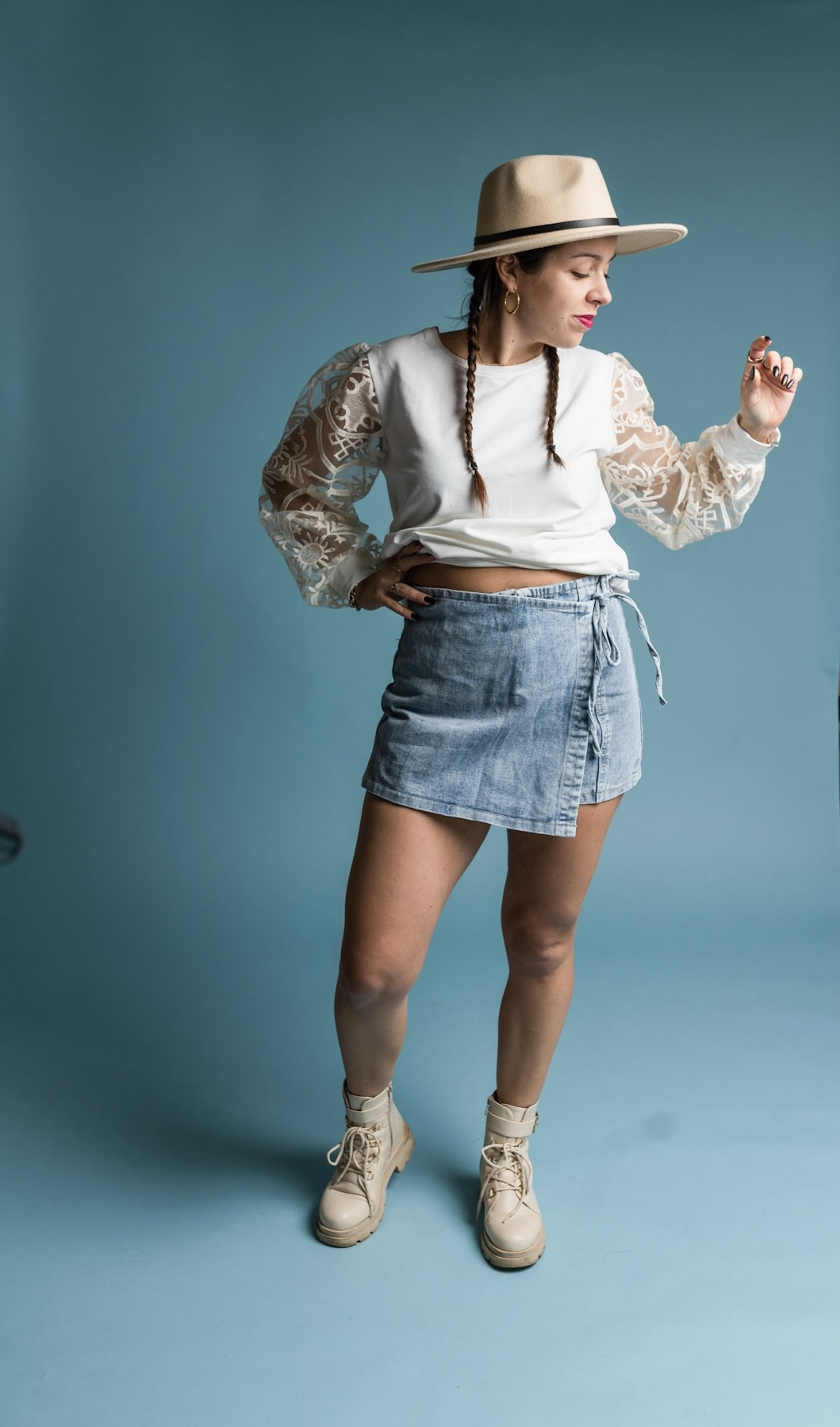 Jeansowe spodenki z zakładką - obrazek 5