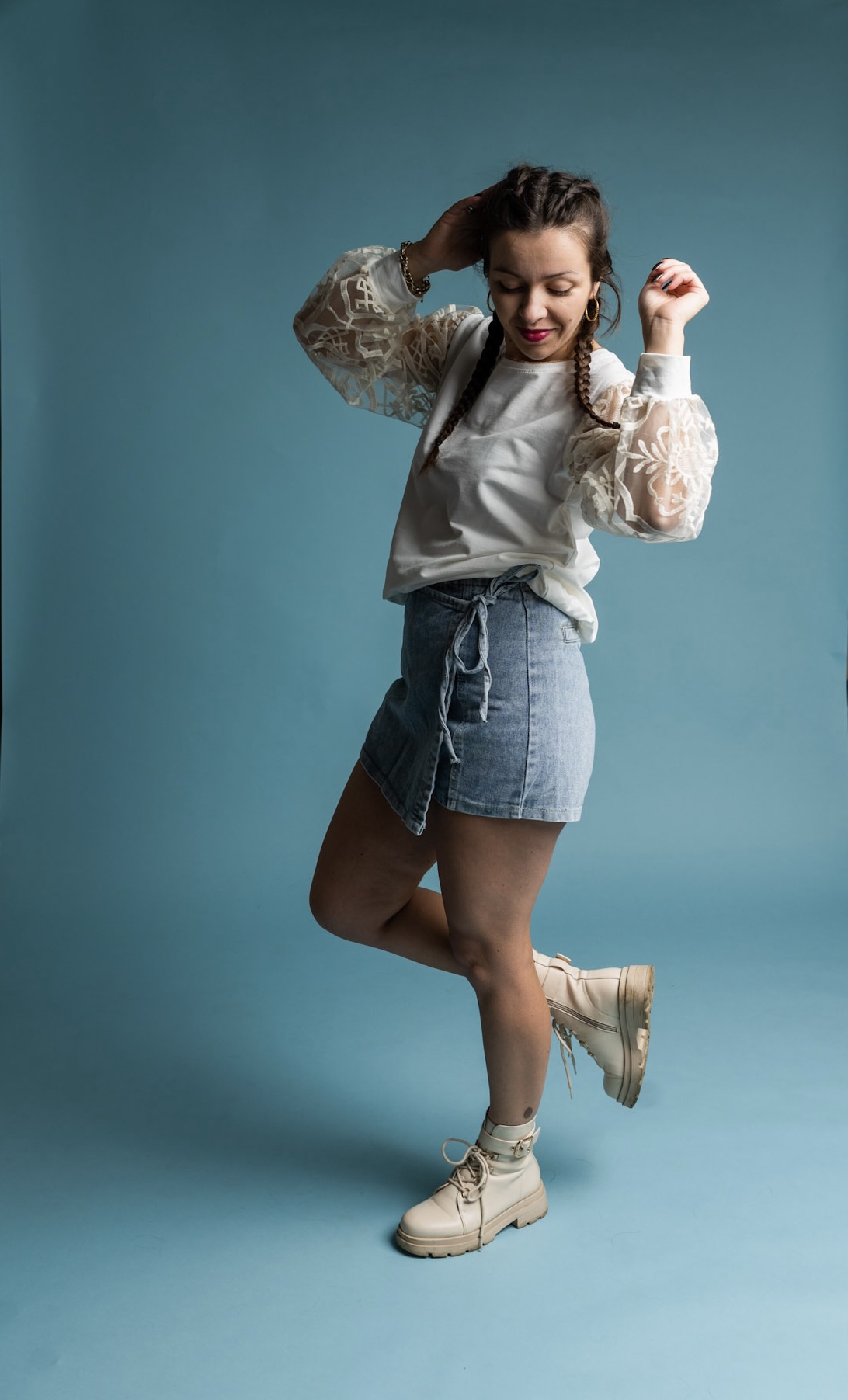 Jeansowe spodenki z zakładką - obrazek 7